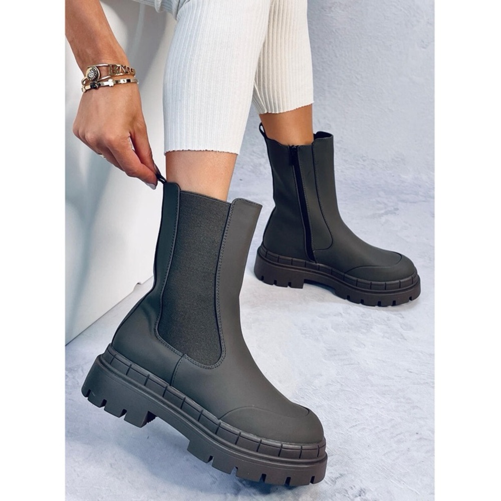Forever 21 Chelsea boots